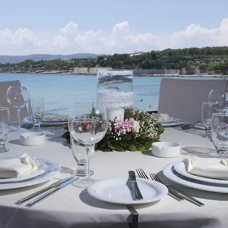 Hotel Epavlis 3*
